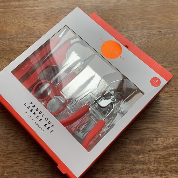 Lashes set 💕 - Picture 2 of 4